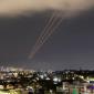 ببینید | تصاویر جدید از پرواز موشک‌های ایران در شب حمله به اسرائیل