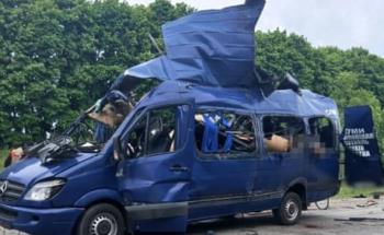 Russian strike on civilian bus in northern Ukraine kills nine