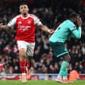 Mosquera’s last-gasp own goal hands Arsenal dramatic win against luckless Wolves