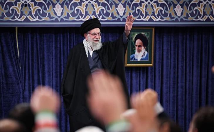 گزارش تصویری | دیدار هزاران نفر از مردم آذربایجان شرقی با رهبر انقلاب