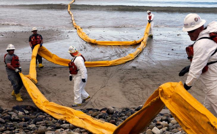 Oil Begins Flowing Through California Pipeline Under Trump Order