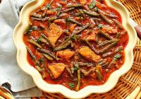 Khoresh Loobia Sabz - Green Bean Stew with Chicken